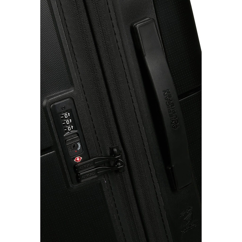 Resväska American Tourister DashPop Spinner 67/24 svart
