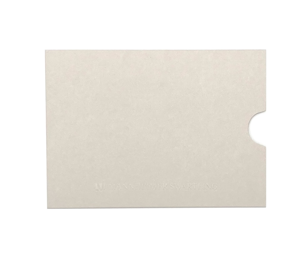 Sleeve kuvert 150x108mm för A6 kort, vit med präglad logo 50st/fp