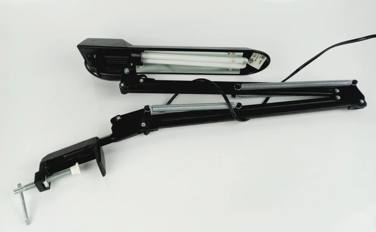 [EE00309] Lampa Luxo T-88 svart